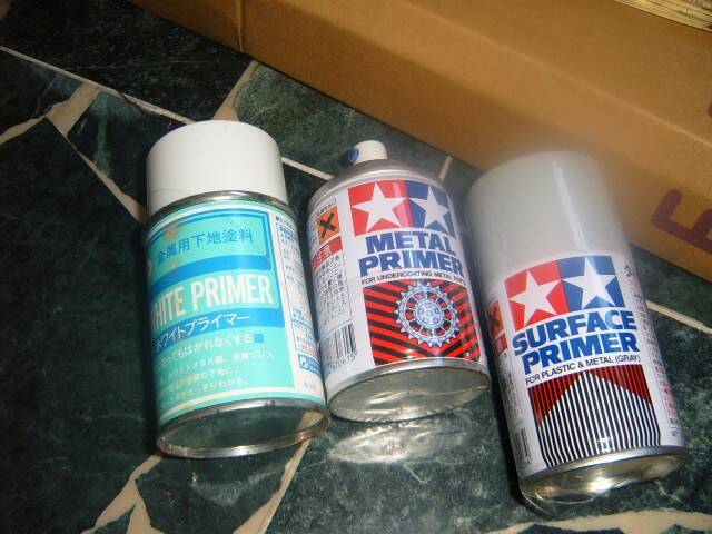 左起(郡)1.2罐金屬底漆.3金屬嗍膠底漆